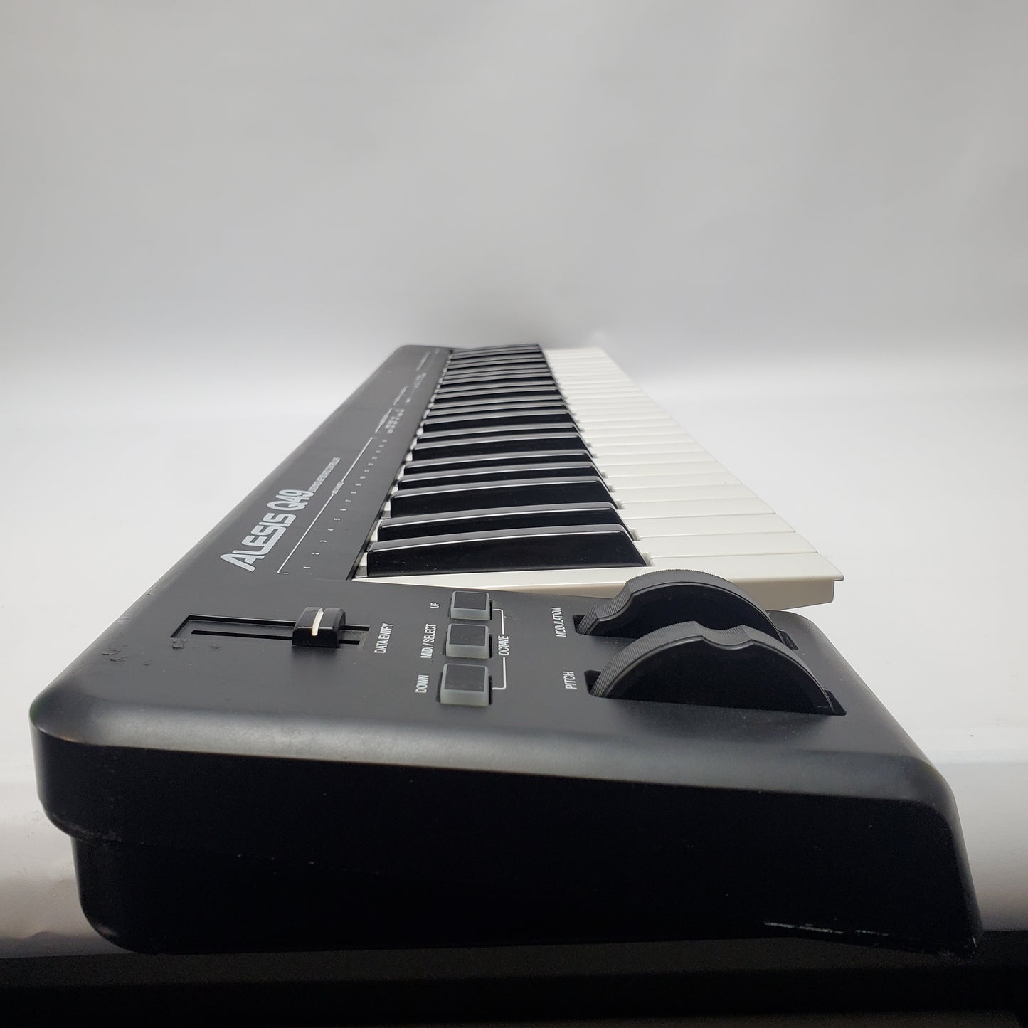 Alesis Q49 USB-MIDI Keyboard Controller