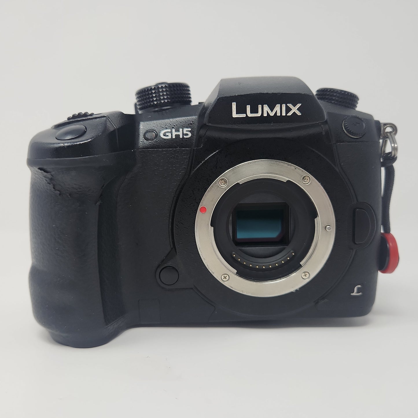 Panasonic Lumix GH5 20.3MP Mirrorless Interchangeable-Lens Camera Body