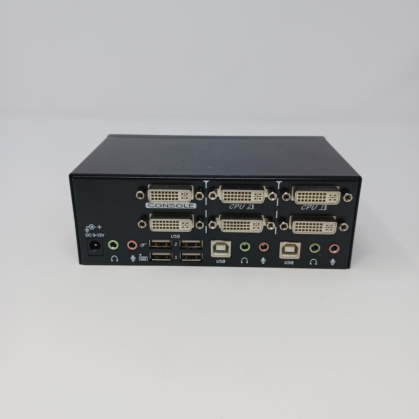 ServSwitch DT Series 2 And 4 Port Black Box KV9622A Desktop KVM Switch