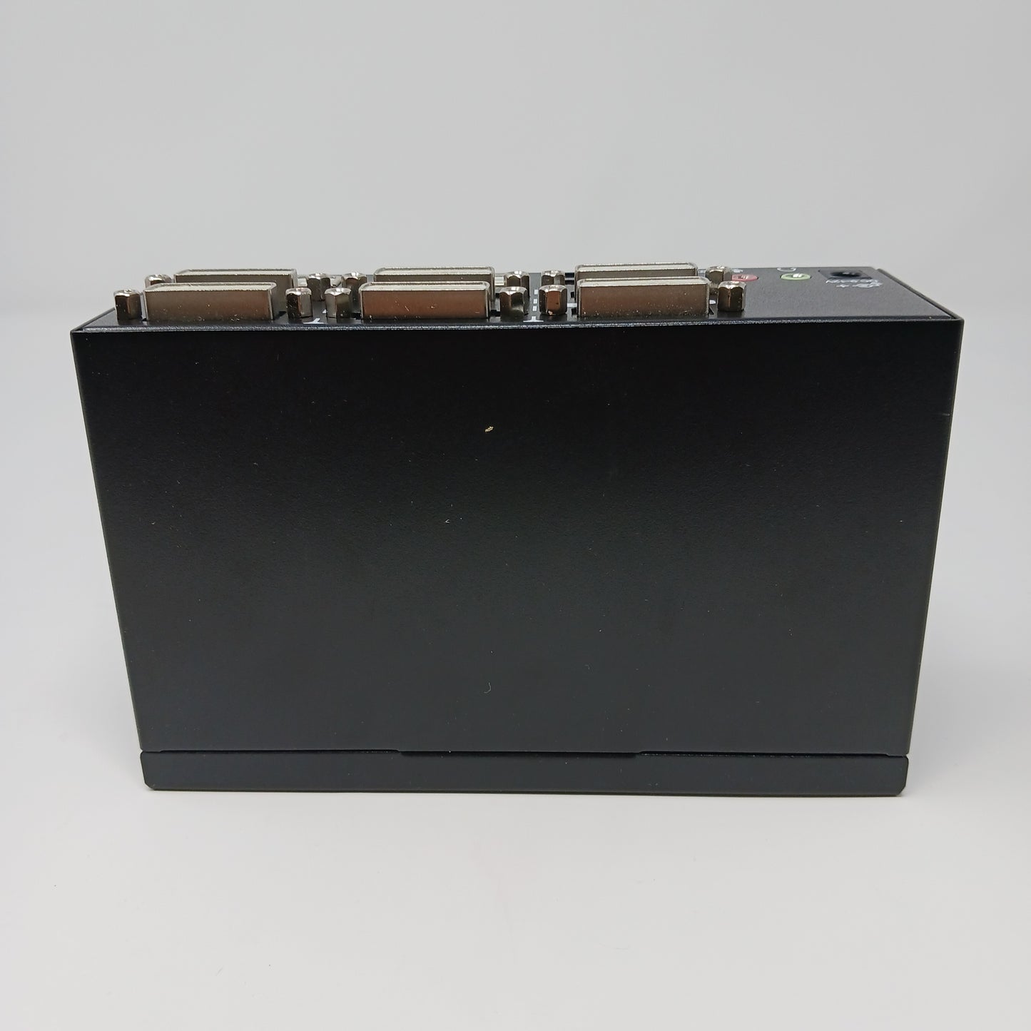 ServSwitch DT Series 2 And 4 Port Black Box KV9622A Desktop KVM Switch