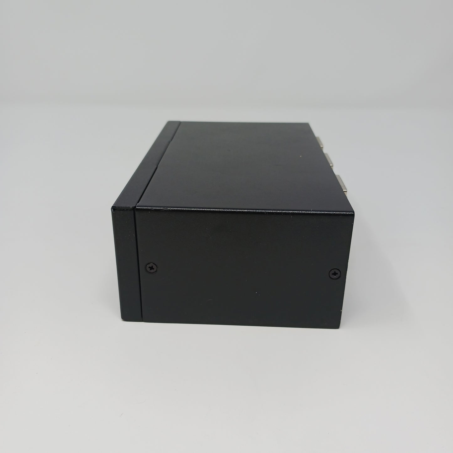 ServSwitch DT Series 2 And 4 Port Black Box KV9622A Desktop KVM Switch