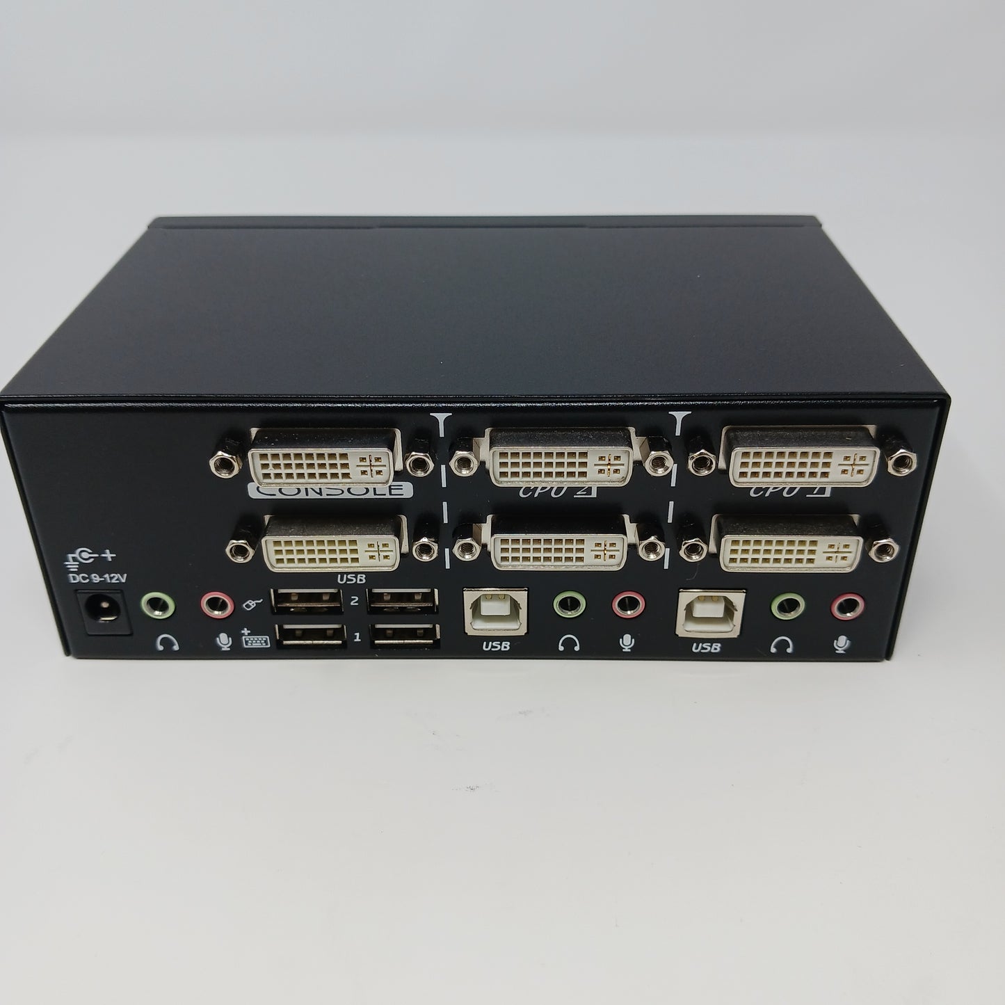 ServSwitch DT Series 2 And 4 Port Black Box KV9622A Desktop KVM Switch
