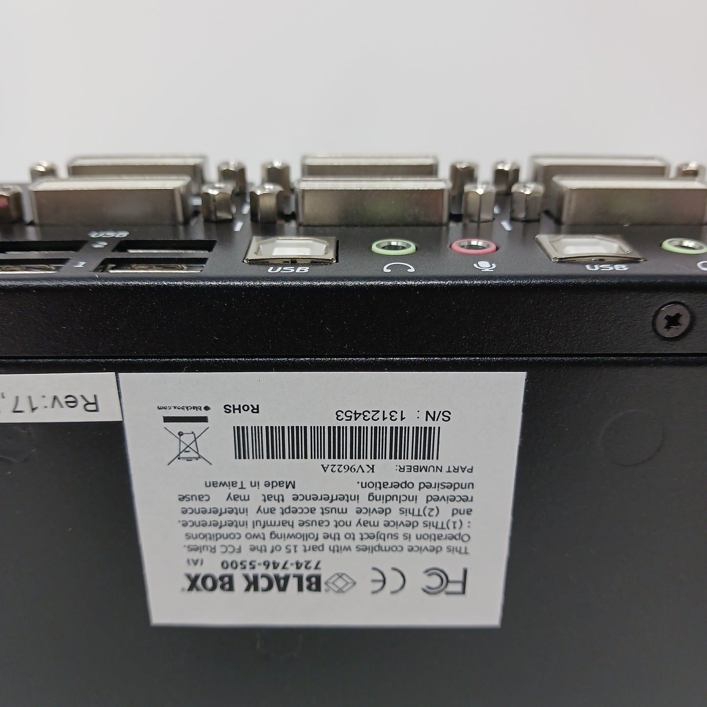 ServSwitch DT Series 2 And 4 Port Black Box KV9622A Desktop KVM Switch