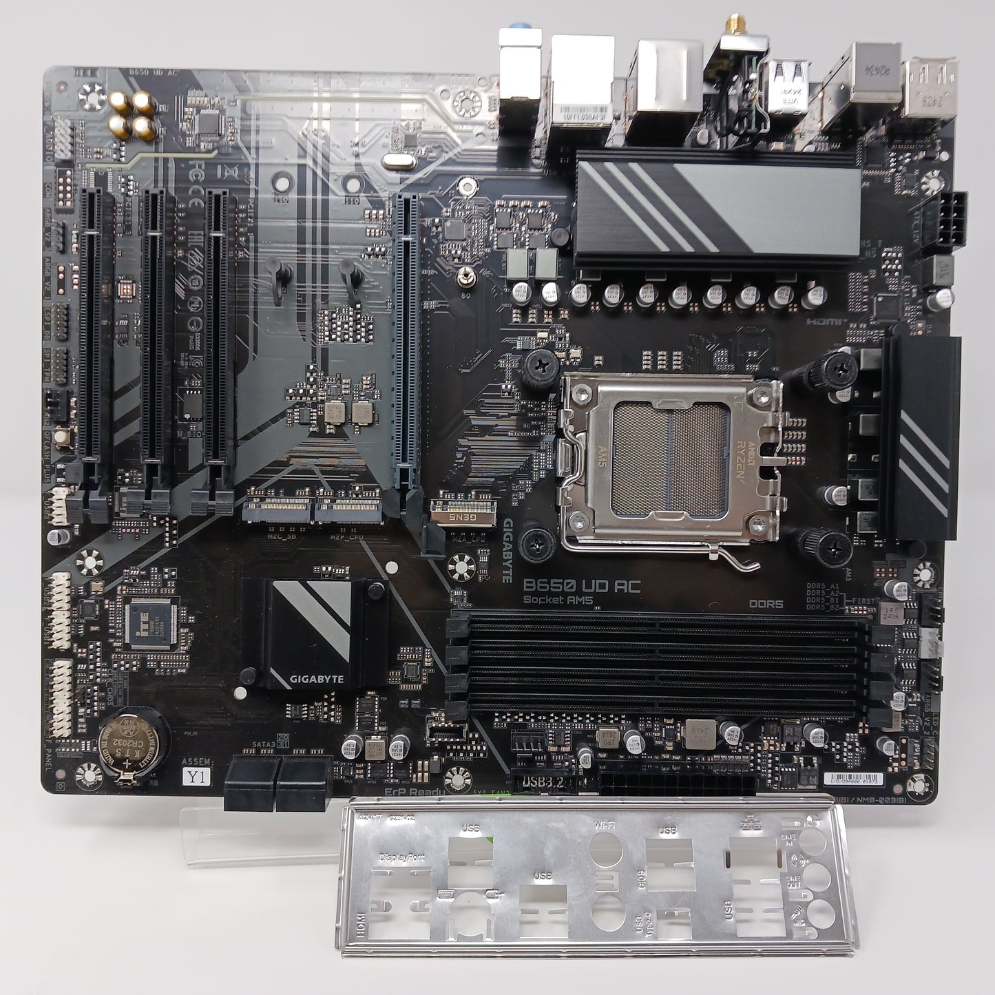 GIGABYTE B650 UD AC AM5 LGA 1718 AMD B650 ATX Motherboard w/I/O Shield