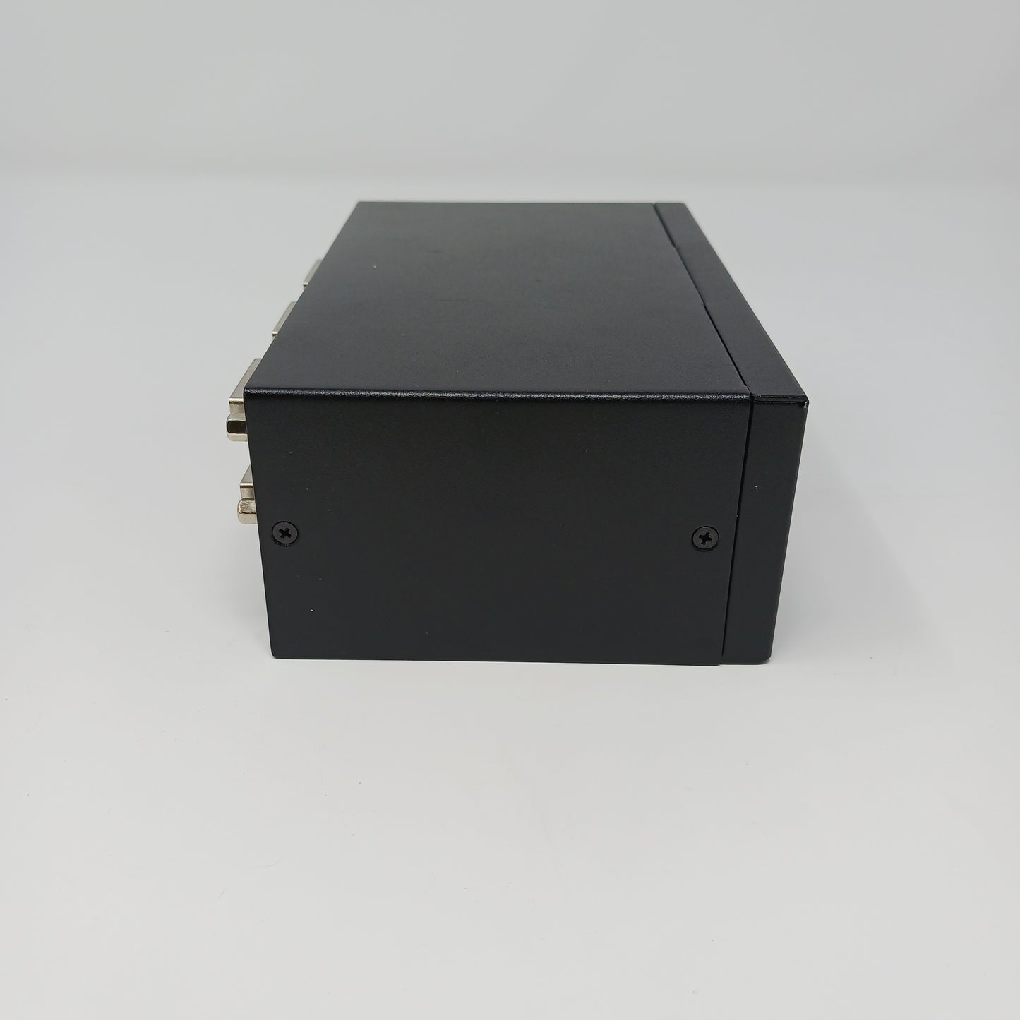 ServSwitch DT Series 2 And 4 Port Black Box KV9622A Desktop KVM Switch