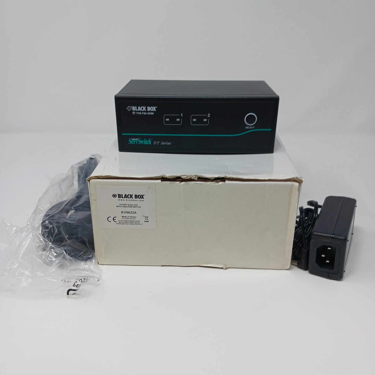 ServSwitch DT Series 2 And 4 Port Black Box KV9622A Desktop KVM Switch