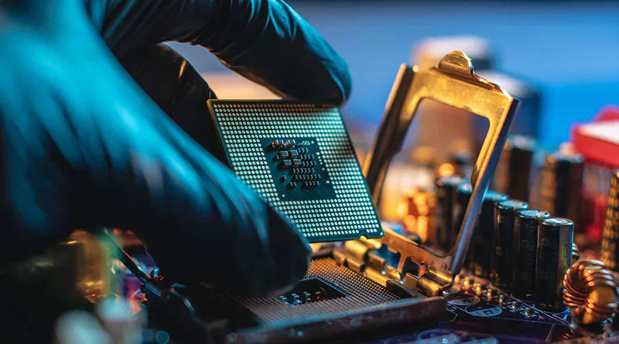 High-performance CPU displayed in store at PayMore Alafaya