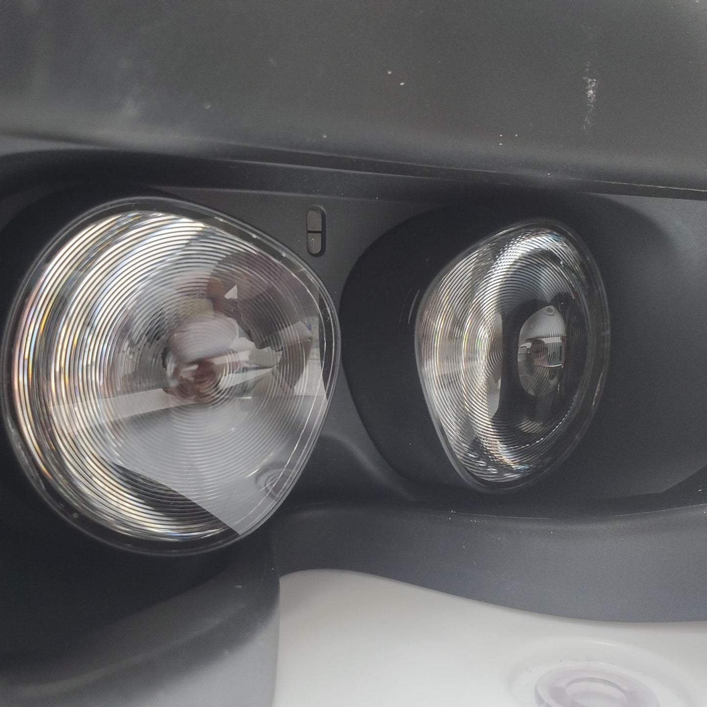 Oculus Quest 2 128GB Standalone All-in-One VR Headset KW49CM