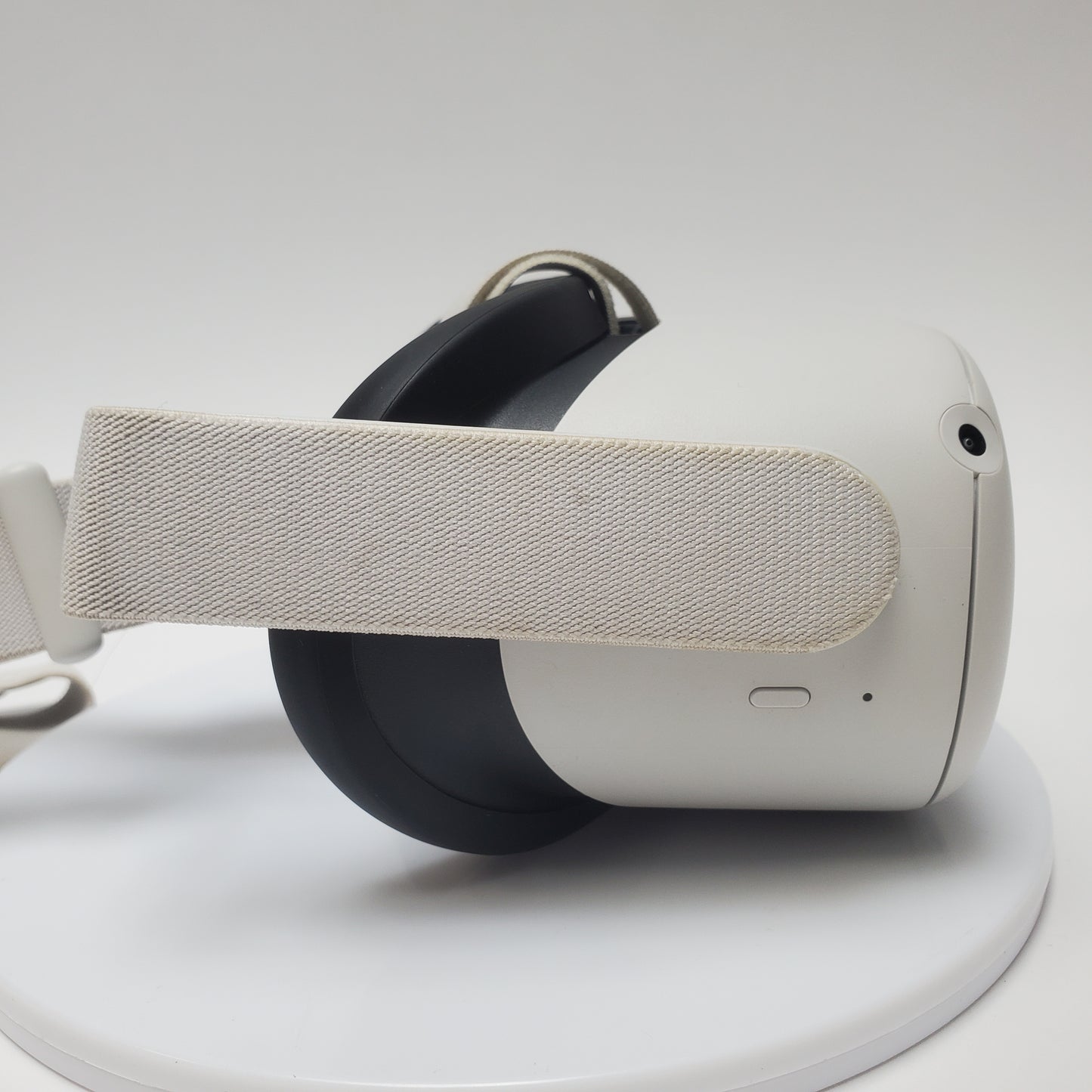 Oculus Quest 2 128GB Standalone All-in-One VR Headset KW49CM