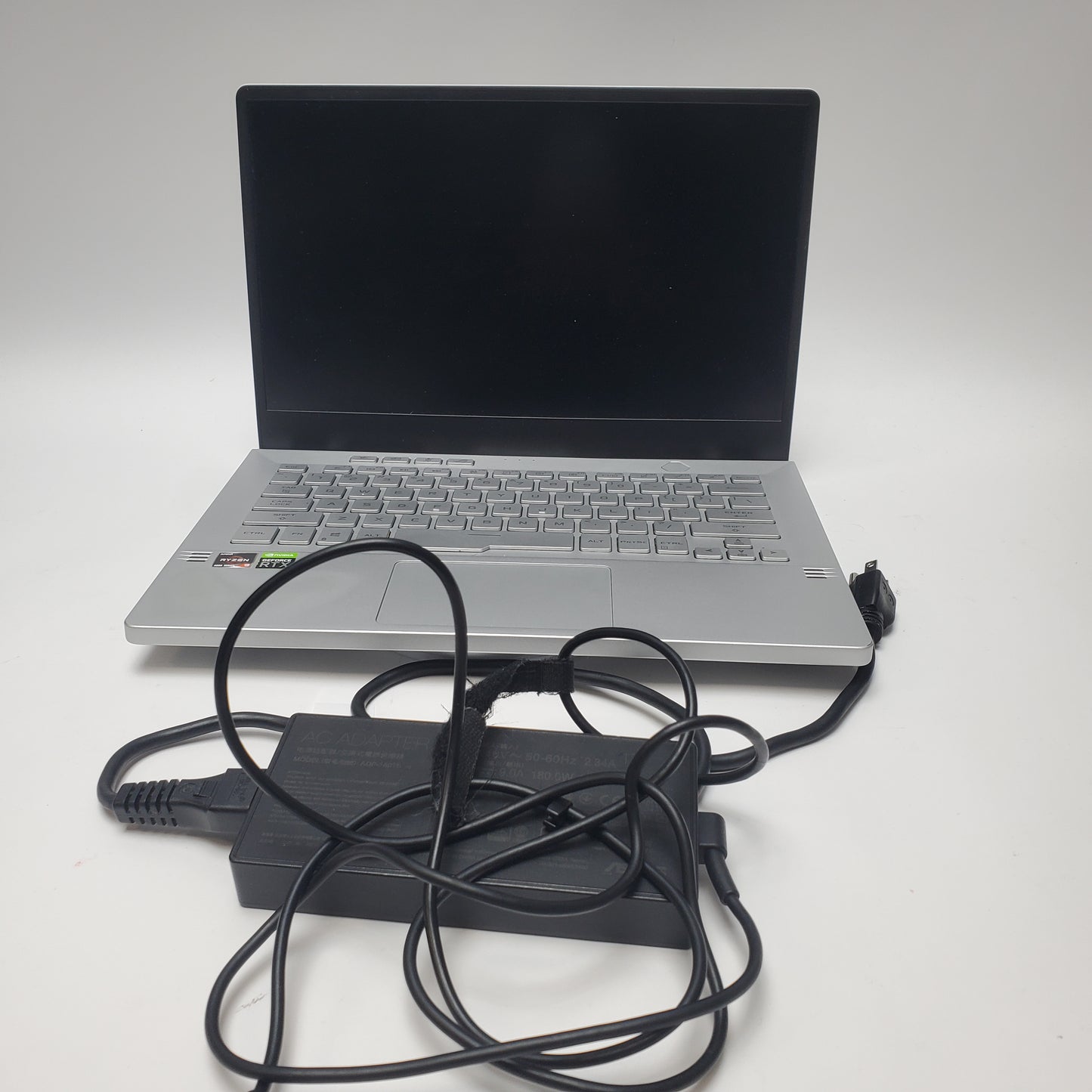 Asus ROG GA401IV 14" Ryzen 9 4900HS 3.0GHz 16GB RAM 1TB SSD GeForce RTX 2060 