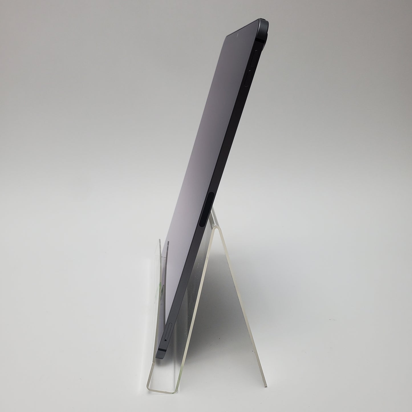 Unlocked Apple iPad Air 5th Gen 64GB Space Gray MM6R3LL/A