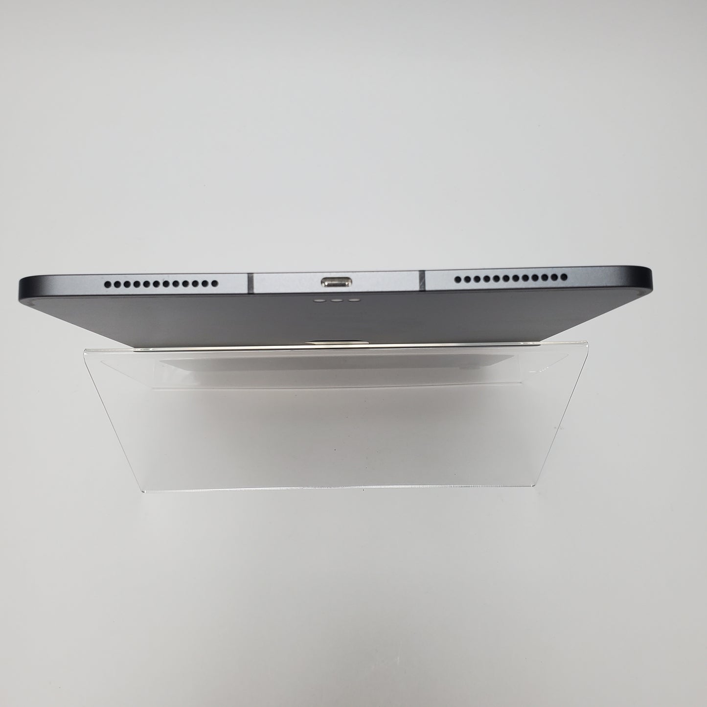 Unlocked Apple iPad Air 5th Gen 64GB Space Gray MM6R3LL/A