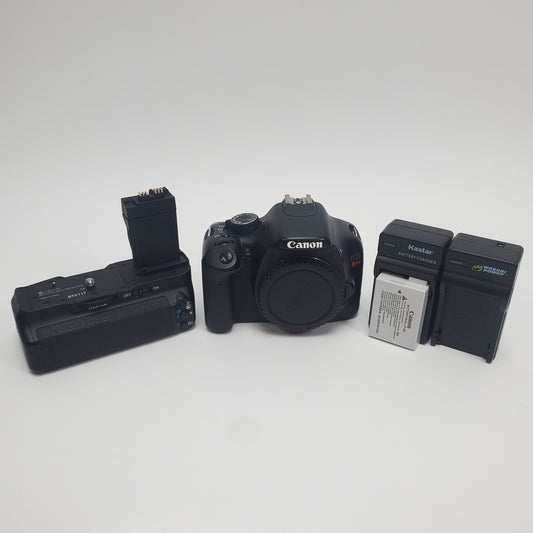 Canon EOS Rebel T2i 18.0MP Digital SLR DSLR Camera