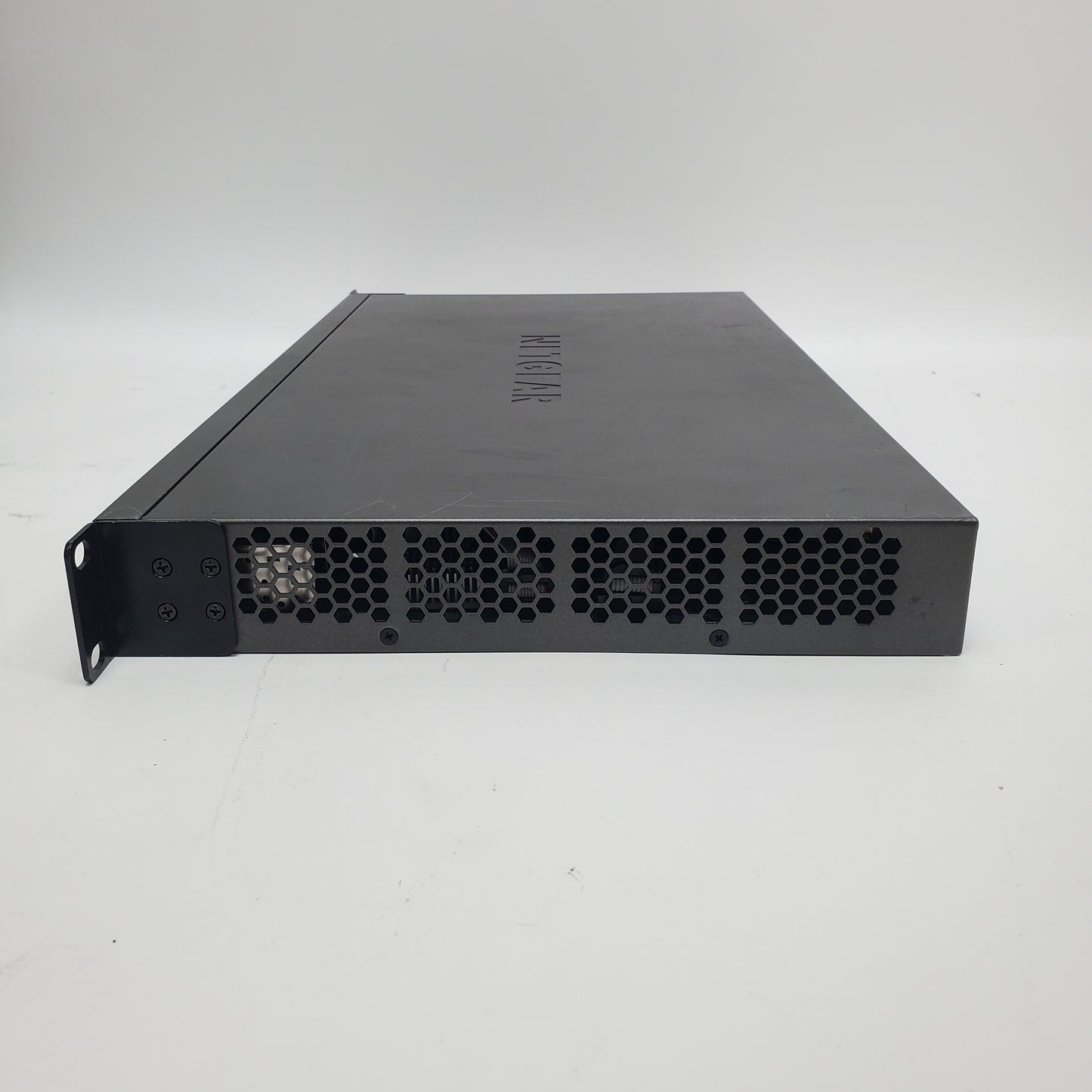 Netgear ProSAFE 24-Port Gogabit PoE+ Smart Managed Pro Switch GS728TPPV2