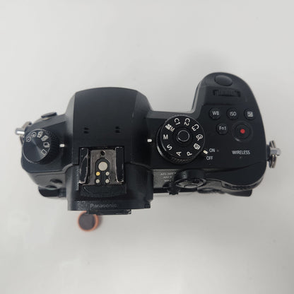 Panasonic Lumix GH5 20.3MP Mirrorless Interchangeable-Lens Camera Body