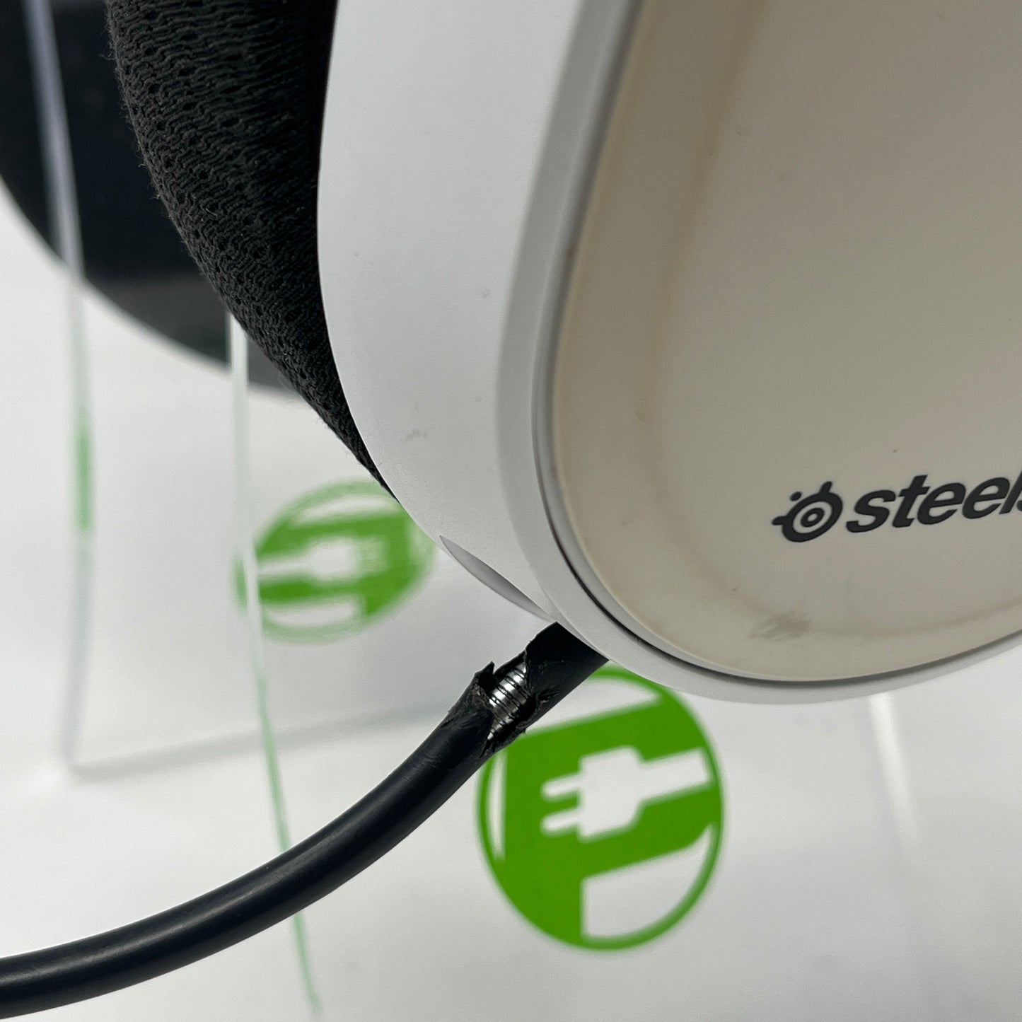 SteelSeries Arctis 7+ Wireless Gaming Headset White (Model 323925)