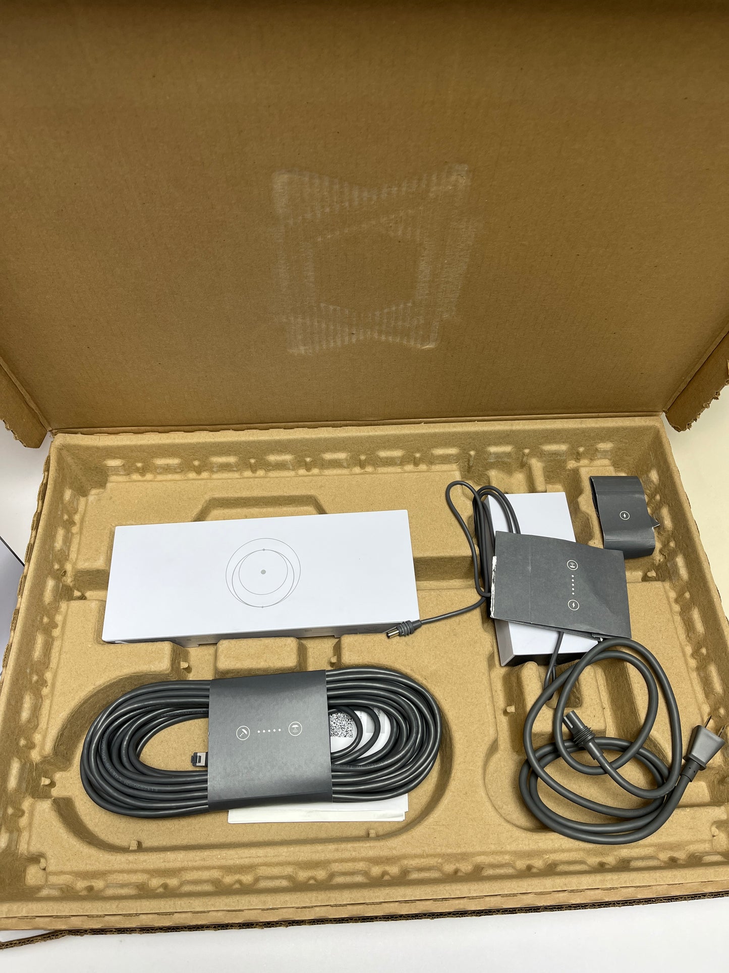 Broken Starlink Gen 3 Standard Kit Tri Band WiFi 6 UTA-232 Satellite Dish /Activated